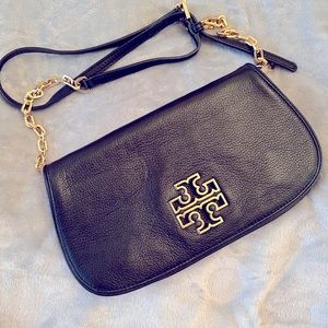 Gently loved Tory Burch Britten Convertible Clutch
Crossbody